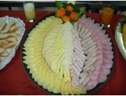 MESA DE QUESOS, JAMONES, ACEITUNAS,CREMA DE PATÉ CON HIERBAS, HUEVITOS DE CODORNIZ, Y LOS MAS VARIADOS PANES ARTESANALES, GRISINES, TOST ADAS DE AJO! MESA DE QUESOS, JAMONES, ACEITUNAS,CREMA DE PATÉ CON HIERBAS, HUEVITOS DE CODORNIZ, Y LOS MAS VARIADOS PANES ARTESANALES, GRISINES, TOST ADAS DE AJO!