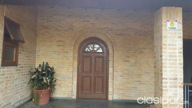 EXCELENTE Y SEGURA CASA ! S/ AVDA SUPER RESIDENCIAL/ 825 m2 de terreno / 3 DORMITORIOS EN SUITE /..... | Clasipar Casas - EXCELENTE Y SEGURA CASA ! S/ AVDA SUPER RESIDENCIAL/ 825 m2 de terreno / 3 DORMITORIOS EN SUITE /.....