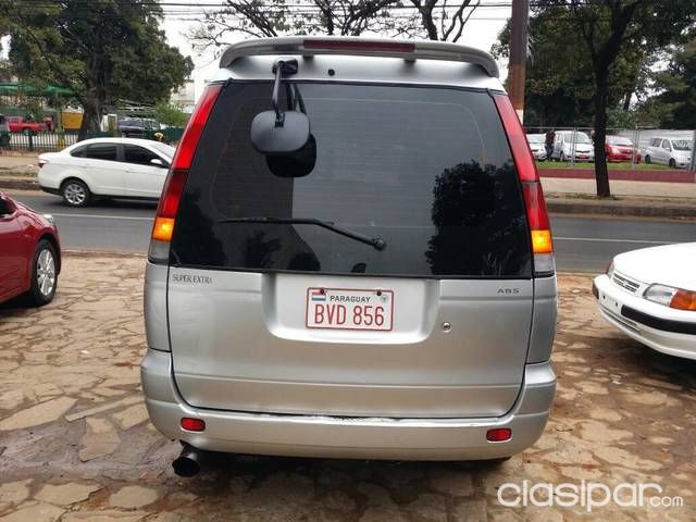 Toyota Noah Diesel Caja Mecánica 4X2 | Clasipar Autos - Toyota Noah Diesel Caja Mecánica 4X2