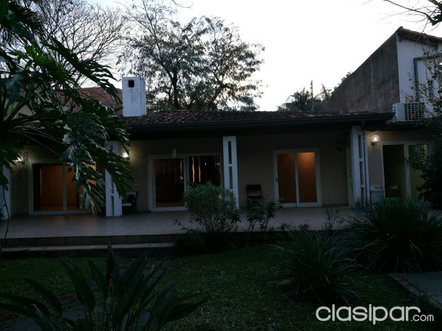 ALQUILO HERMOSA CASA DE 4 DORMITORIOS EN BARRIO PEPSI COLA, A POCAS CUADRAS DE LA AV. ESPAÑA | Clasipar Casas - ALQUILO HERMOSA CASA DE 4 DORMITORIOS EN BARRIO PEPSI COLA, A POCAS CUADRAS DE LA AV. ESPAÑA