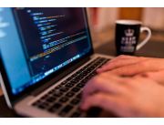 Necesito Diseñador y Programador de Aplicaciones Web Necesito Diseñador y Programador de Aplicaciones Web
