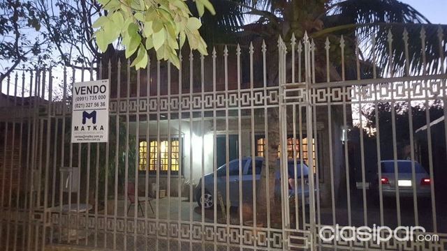 Vendo casa de 420m² en Barrio Santa Maria | Clasipar Casas - Vendo casa de 420m² en Barrio Santa Maria