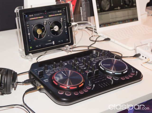 --- CONTROLADOR DJ ... MEZCLANDO AUDIO Y VIDEO MUSICALES, COMO TODO UN DJ --- | Clasipar Otros electrónica - --- CONTROLADOR DJ ... MEZCLANDO AUDIO Y VIDEO MUSICALES, COMO TODO UN DJ ---