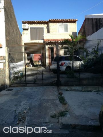 Espectacular casa de dos dormitorios con amplio patio próxima al cristo rey, centro de asunción | Clasipar Casas - Espectacular casa de dos dormitorios con amplio patio próxima al cristo rey, centro de asunción