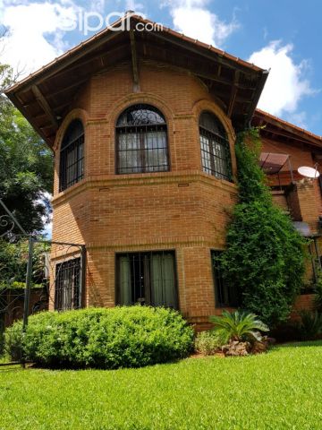 VENDO RESIDENCIA CERCA DE AERPUERTO INTERNACIONAL-LUQUE-USD 1.550.000.- | Clasipar Residencias / Mansiones - VENDO RESIDENCIA CERCA DE AERPUERTO INTERNACIONAL-LUQUE-USD 1.550.000.-