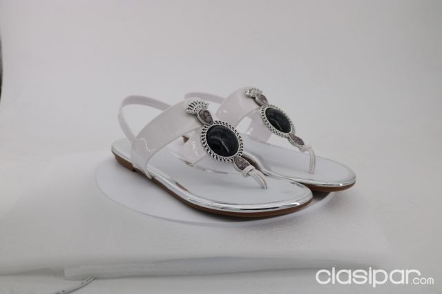 SANDALIA BEIRA RIO CONFORTO DE COLOR BLANCO CALCE 35 | Clasipar Ropa y calzados - SANDALIA BEIRA RIO CONFORTO DE COLOR BLANCO CALCE 35
