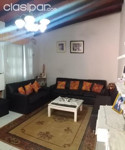 BARRIO SAN VICENTE: CASA CON AMPLIO TERRENO DE 472 M2 SOBRE 3 CALLES! | Clasipar Casas - BARRIO SAN VICENTE: CASA CON AMPLIO TERRENO DE 472 M2 SOBRE 3 CALLES!