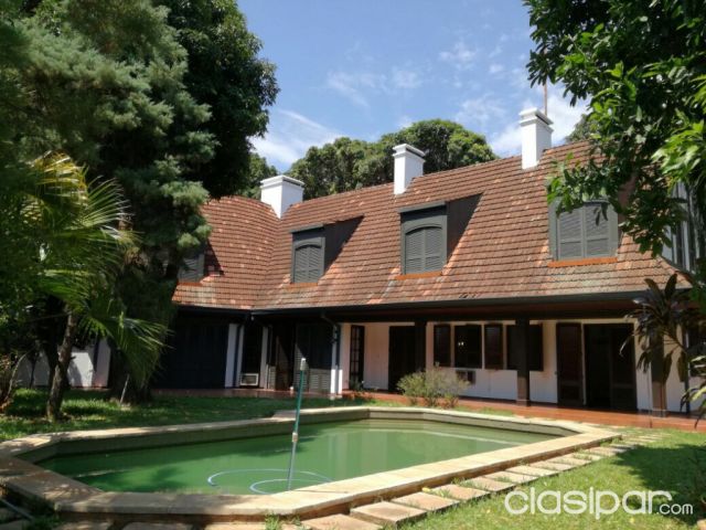 Alquilo Residencia en inmejorable ubicación! | Clasipar Residencias / Mansiones - Alquilo Residencia en inmejorable ubicación!