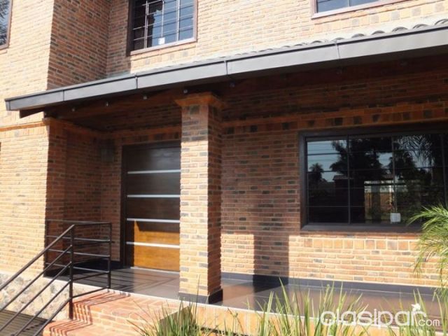 MBURUCUYÁ – PROX. PRIMER PRESIDENTE: ELEGANTÍSIMA RESIDENCIA EN ALQUILER – 4 SUITES – 3.000 USD | Clasipar Residencias / Mansiones - MBURUCUYÁ – PROX. PRIMER PRESIDENTE: ELEGANTÍSIMA RESIDENCIA EN ALQUILER – 4 SUITES – 3.000 USD