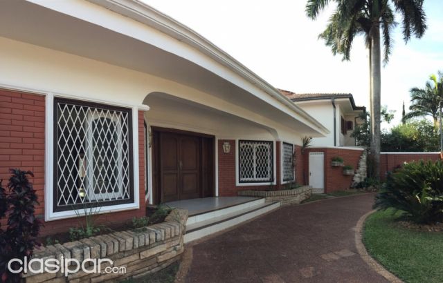 Alquilo casa en Barrio Nazareth | Clasipar Casas - Alquilo casa en Barrio Nazareth