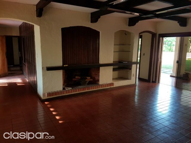 ALQUILO HERMOSA CASA. ZONA CLUB OLIMPIA. PARA OFICINA O VIVIENDA | Clasipar Residencias / Mansiones - ALQUILO HERMOSA CASA. ZONA CLUB OLIMPIA. PARA OFICINA O VIVIENDA