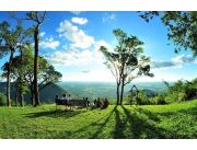 CERRO AKATÍ CON SALTO SUIZO Y PARQUE MIRIAN MABEL CERRO AKATÍ CON SALTO SUIZO Y PARQUE MIRIAN MABEL