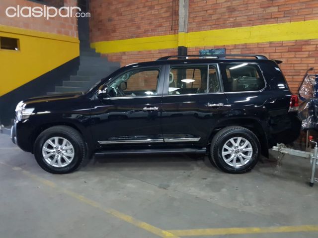VENDO TOYOTA LAND CRUISER VX 2018 0KM | Clasipar Autos - VENDO TOYOTA LAND CRUISER VX 2018 0KM