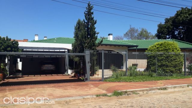 HERMOSA RESIDENCIA EN ZONA NORTE - FDO. DE LA MORA | Clasipar Residencias / Mansiones - HERMOSA RESIDENCIA EN ZONA NORTE - FDO. DE LA MORA