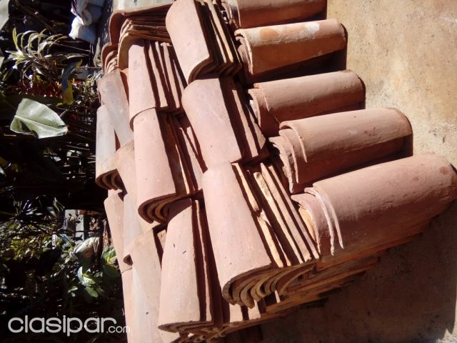 Tejas antiguas a Gs.400 c/u. | Clasipar Otros en hogar, muebles y jardín - Tejas antiguas a Gs.400 c/u.