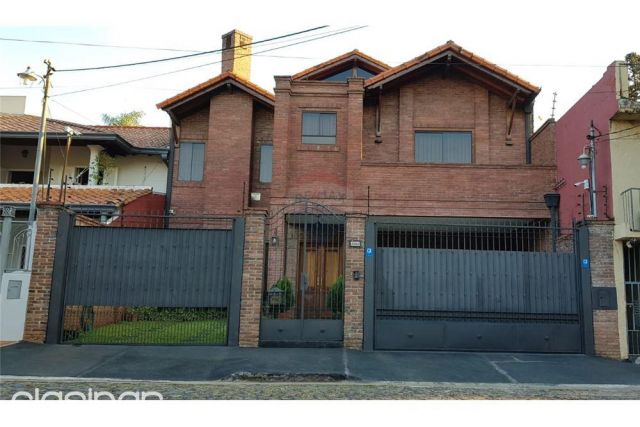 Vendo Hermosa Residencia en Villa Morra. | Clasipar Residencias / Mansiones - Vendo Hermosa Residencia en Villa Morra.