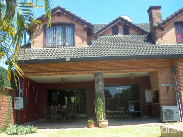 ELEGANTE RESIDENCIA AMOBLADA EN BARRIO LOS LAURELES | Clasipar Casas - ELEGANTE RESIDENCIA AMOBLADA EN BARRIO LOS LAURELES