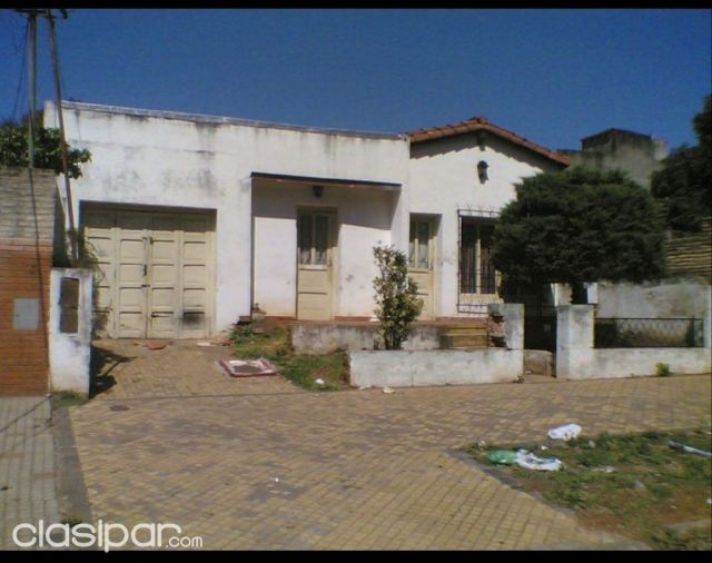 EN BARRIO BERNARDINO CABALLERO..VENDO CASA | Clasipar Casas - EN BARRIO BERNARDINO CABALLERO..VENDO CASA