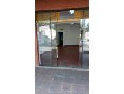 ALQUILO AMPLIO SALON COMERCIAL ZONA CENTRO | Clasipar Locales / Oficinas / Salones - ALQUILO AMPLIO SALON COMERCIAL ZONA CENTRO