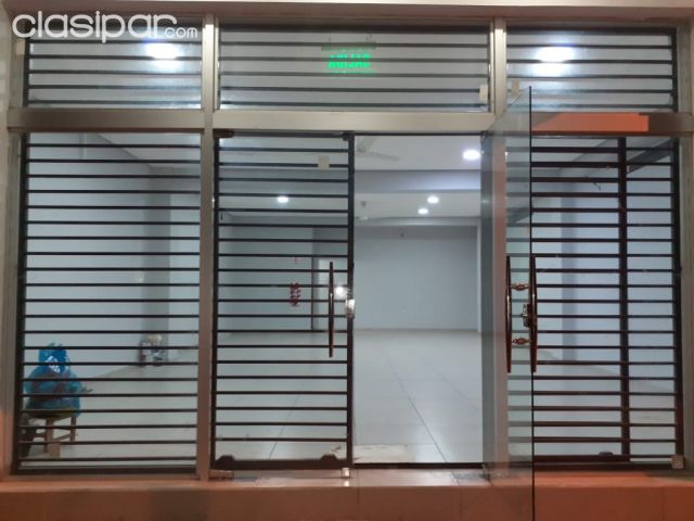 ALQUILO AMPLIO SALÓN COMERCIAL O P/DEPOSITO EN LUQUE | Clasipar Locales / Oficinas / Salones - ALQUILO AMPLIO SALÓN COMERCIAL O P/DEPOSITO EN LUQUE