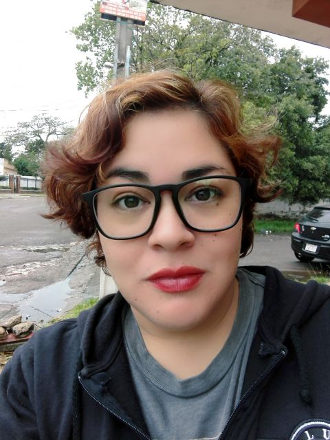 Maia León