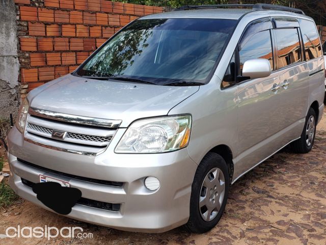 Toyota noah 2007