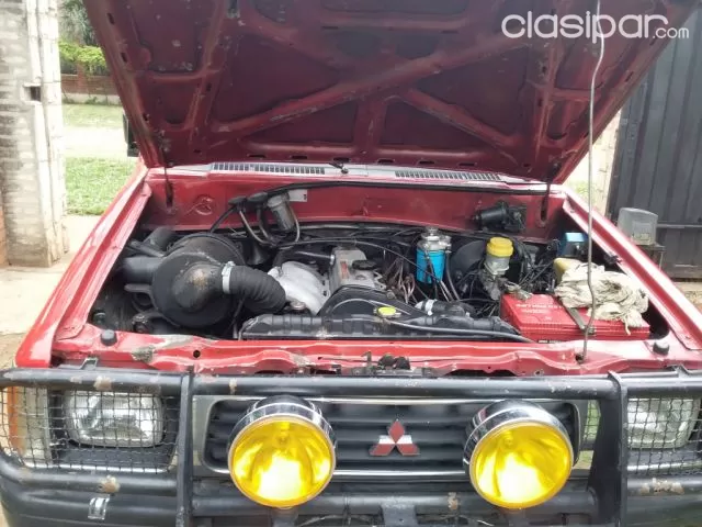 Vendo Hermosa Camioneta Mitsubishi L200 Cabina Simple 4x4 Color